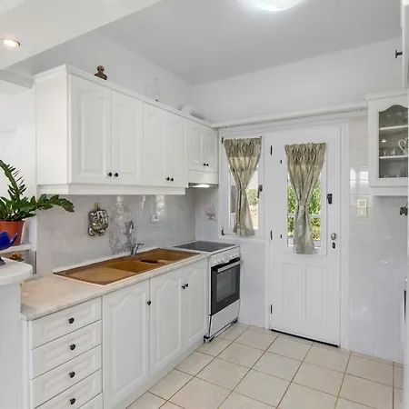 Anthoula's Sea View Villa