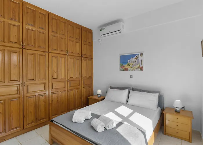 Anthoula's Sea View Villa *